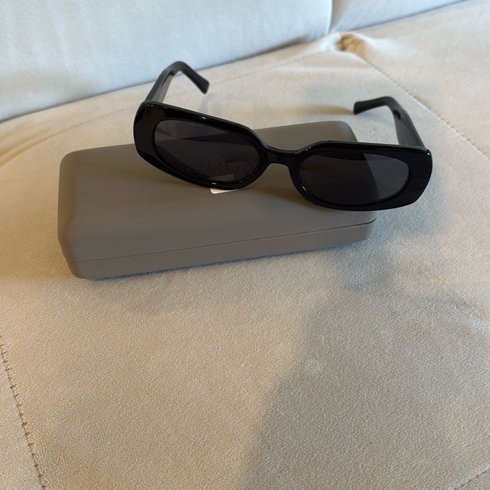 Vehla Black Sunglasses